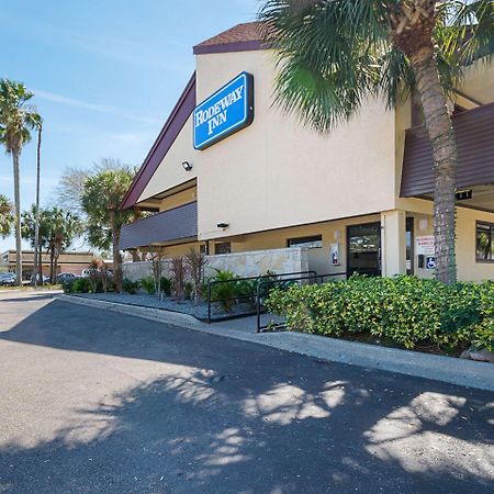 Bay Inn On Busch Tampa Eksteriør billede