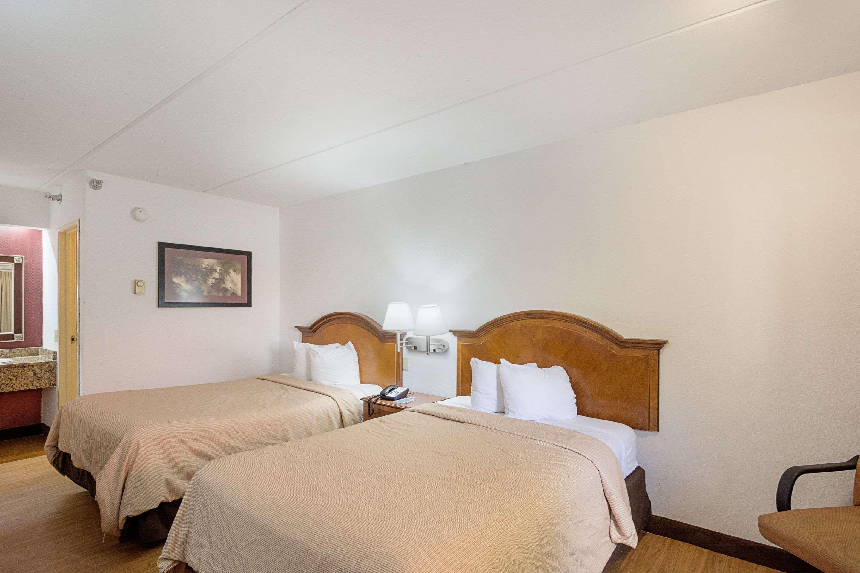 Bay Inn On Busch Tampa Eksteriør billede