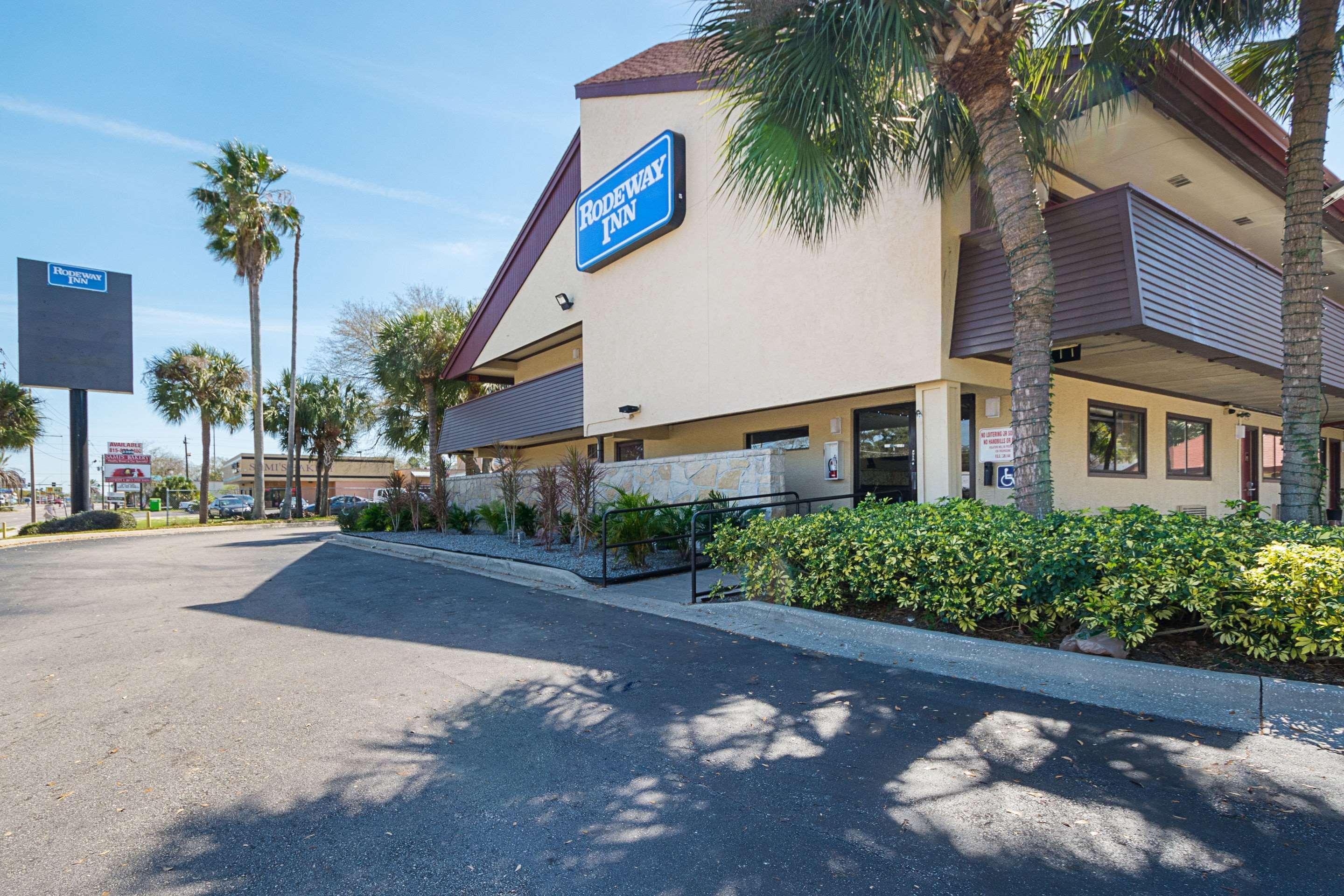 Bay Inn On Busch Tampa Eksteriør billede