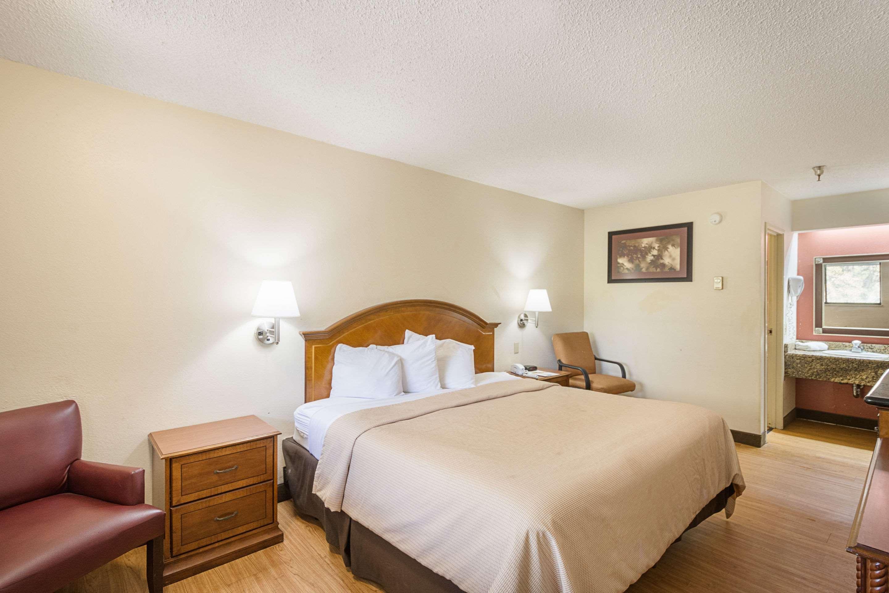 Bay Inn On Busch Tampa Eksteriør billede